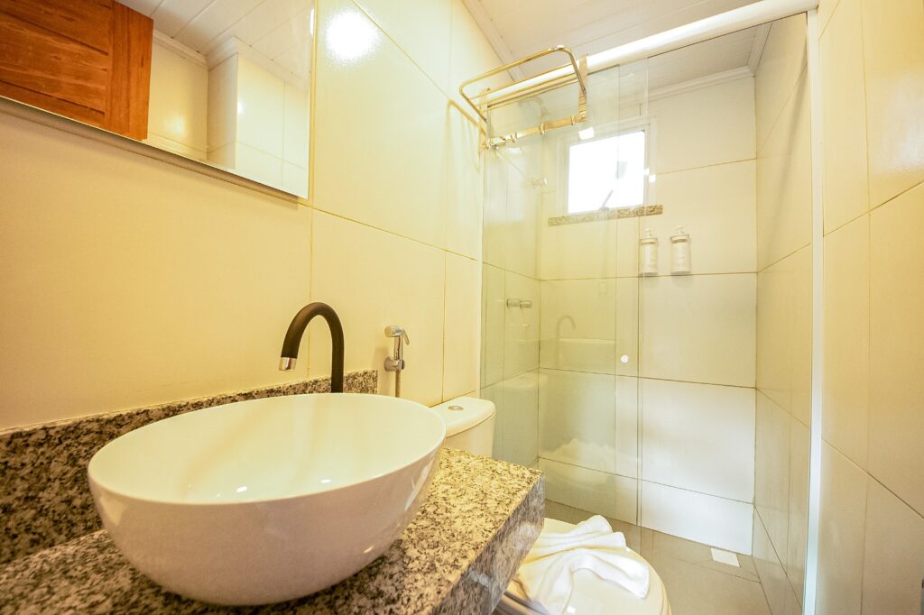 Banheiro 101-102 vista pra rua