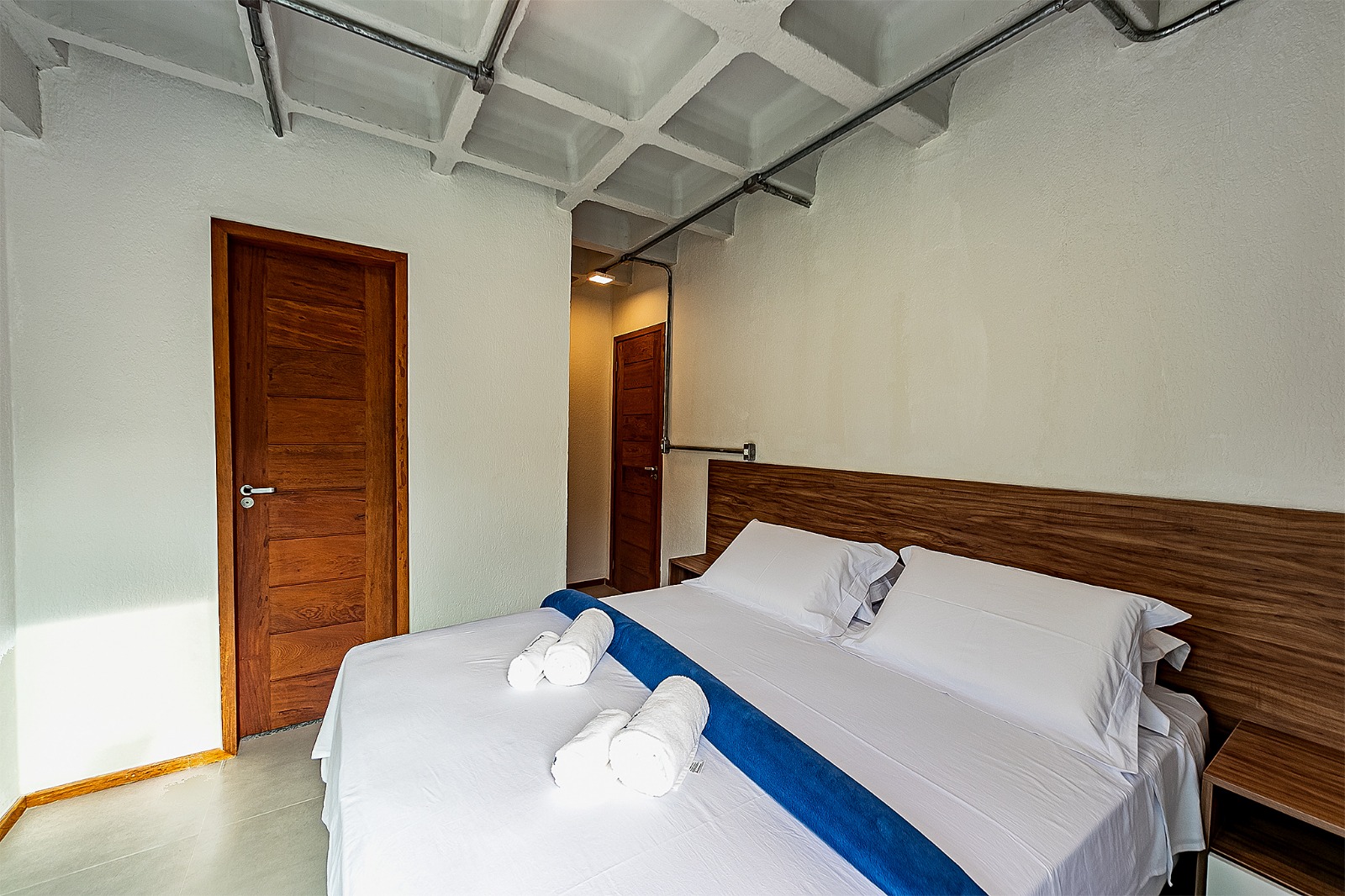 Quarto 101-102 vista para Rua