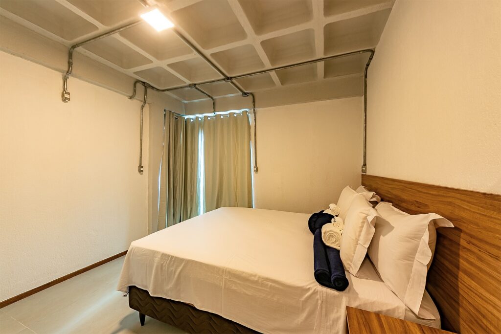 quarto 101-102 Vista pra rua (outro Angulo)